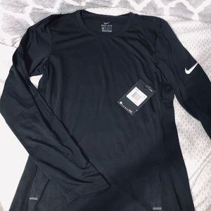 🖤Nike DRI-FIT shirt